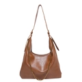Damen Hobo-Tasche aus PU-Leder in Karamellbraun mit Vintage-Textur und Bronzekette - Braun