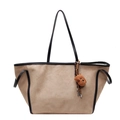 Bruine suède-look draagtas met zwarte hengsels en een schattige pluche beer hanger - Khaki