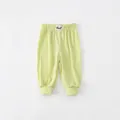 Fruchtgrüne Kinder-Moskitohose mit Rippstruktur, Gummibund und Bär-Aufnäher-Detail - 80 / Grün