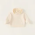 Sudadera con capucha blanco crema para niños con bolsillo canguro y puños elásticos - Beige / 130