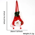 Vue détaillée du sac cadeau de Noël en velours rouge avec père Noël et dimensions - Sac à Cordon Père Noël