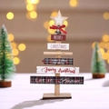 Kreativer bemalter Weihnachtsbaum aus Holz für den Tisch mit roten Schleifen und Karos - Roter Weihnachtsbauschmuck