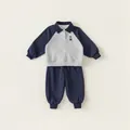 Ensemble polo et pantalon gris et bleu pour filles avec broderie d'ourson détaillée - Bleu / 80