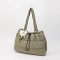 Borsa tote trapuntata verde militare con imbottitura morbida e ciondolo in peluche - Borsa Singola / Verde Militare