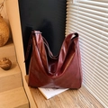 Grande borsa tote retrò rosso scuro in pelle lucida per il pendolarismo femminile - Borgogna