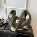 Sac à main d'hiver en peluche vert foncé avec motifs fleurs blanches et bandoulière douce - Vert