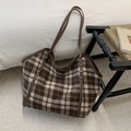 Grote bruine geruite draagtas met leren handvatten en vintage ontwerp voor dames - Bruine Ruit Zonder Hanger