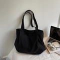 Minimalistische zwarte grote dames tote tas met zilveren logo en dubbele handgrepen - Zwart