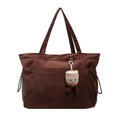 Dunkelbraune Cord-Tragetasche mit seitlichen Kordelzügen und niedlichem Plüsch-Anhänger - Tasche mit Anhänger / Kaffee