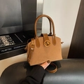 Mini sac à main rétro en daim marron avec fermoir tournant et bandoulière réglable - Marron