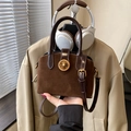 Sac à main vintage marron mat pour femme avec serrure dorée et bandoulière amovible - café