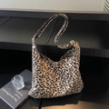 Chic leopard print large capacity canvas hobo shoulder bag for casual autumn styling - Coffee
