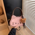 Borsa a gatto in peluche rosa con manici in pelle marrone e portachiavi a orsetto - Con Ciondolo / Rosa