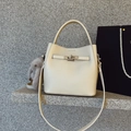 Sac seau chic blanc cassé en cuir grainé avec breloque lapin et bandoulière amovible - Blanc Cassé avec Pendentif