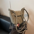 Sac seau minimaliste vert olive en cuir mat avec lettrage logo mode pour femme - Vert