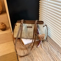Olijfgroene suède vintage draagtas met pluche beer en een decoratieve zijden sjaal - Beige Met Hanger
