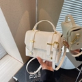 Chique witte kleine vierkante handtas met marmeren textuur en goudkleurige hardware - Broken Wit