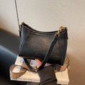 Bolso retro negro con correa ancha de estilo étnico y detalles metálicos dorados - Negro