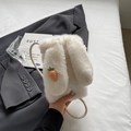 Sac à bandoulière en peluche blanche en forme de lapin avec écusson carotte pour l'automne - Blanc Cassé