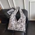 Borsa hobo chic con stampa paisley bianca e nera e grande capacità per l'uso quotidiano - Bianco Paisley