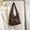 Grande borsa tote marrone in tela con stampa paisley e ampia tracolla integrata elegante - Paisley Caffè