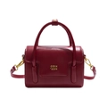 Schicke weinrote quadratische Handtasche mit goldener Hardware und Schultergurt für Damen - Rot