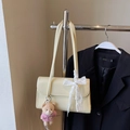 Sac à bandoulière blanc crème avec nœud en dentelle et breloque ours en peluche - Jaune avec Pendentif