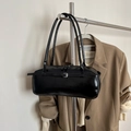 Bolso de hombro negro brillante minimalista con hebilla plateada de estilo oficina - Sin colgante / Negro