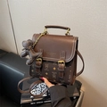 Borsa a tracolla vintage marrone con motivi di orsi e grazioso ciondolo a orsetto - Caffè con Ciondolo
