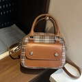 Bolso bandolera de cuadros marrones con adornos de cuero y estilo británico retro - Marrón