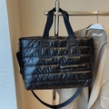 Bolso tote acolchado negro a la moda con asas de nailon y correa de hombro ajustable - Negro