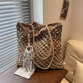 Holle geweven strooien draagtas in lichtbruin met een bohemien blauw oog-hanger - Khaki