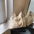 Bolso tote minimalista en cuero suave blanco crema con elegantes hebillas de plata - Blanco Roto