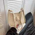 Borsa a secchiello bianco crema in pelle martellata con tracolla regolabile e fibbia - Bianco