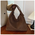 Grande borsa shopper minimalista in pelle scamosciata marrone opaca con tracolla integrata - Marrone
