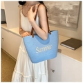 Bolso tote de tejido azul claro con bordado Summer blanco y asas de cuero marrón - Azul