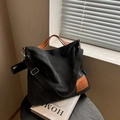 Grande borsa tote in tela nera con manici in pelle marrone e tracolla per uso casual - Nero