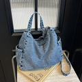 Borsa hobo in denim blu lavato retrò con tasche laterali e grande capacità a tracolla - Blu Denim