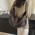 Borsa a tracolla vintage marrone stile borsa a gnocco con borchie a stella da donna - Marrone