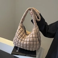 Bolso de hombro acolchado beige tipo nube minimalista con textura de burbuja en nylon - Talla única / Caqui