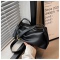 Bolso tote clásico de cuero mate negro con hebilla dorada y correa ajustable de moda - Negro