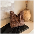 Chic leopard print canvas tote bag with large capacity and wide shoulder strap for women - Small Pattern Brown