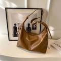 Sac hobo marron vintage en similicuir avec bandoulière réglable et boucle en bronze - Marron