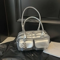 Borsa a mano in pelle PU argento con ciondolo a cuore e doppie tasche frontali - 27*15*10 / Argento