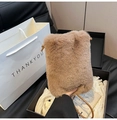Sac bandoulière marron en fausse fourrure pelucheuse avec fines lanières de cuir à cordon - Brun Sans Pendentif