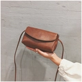 Chic retro brown PU leather shoulder bag with lychee texture and adjustable strap - Brown