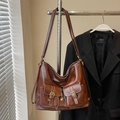 Retro deep brown large capacity oil wax leather tote bag with functional front pockets - Brown No Pendant