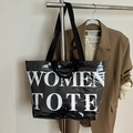 Borsa tote minimalista bianca e nera con scritta WOMEN TOTE e doppi manici a mano - Nero
