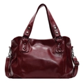 Borsa tote bordeaux vintage in ecopelle con borchie argentate e tracolla - Borgogna
