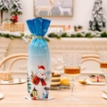 Housse de bouteille de vin de Noël avec motif bonhomme de neige sur fond bleu dégradé - Bonhomme de neige